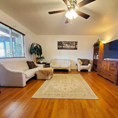 The Greenhouse - 3Bed 2Bath Home In Tahlequah, Ok エクステリア 写真