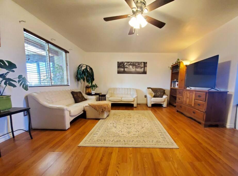 The Greenhouse - 3Bed 2Bath Home In Tahlequah, Ok エクステリア 写真